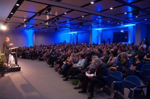 Talk Gate_Auditorium rechts_klein.jpg